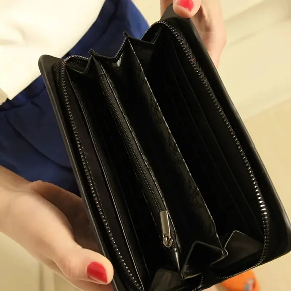 Wristlet Wallet w Raised Metal Skulls (NWT) - Picture 2 of 5